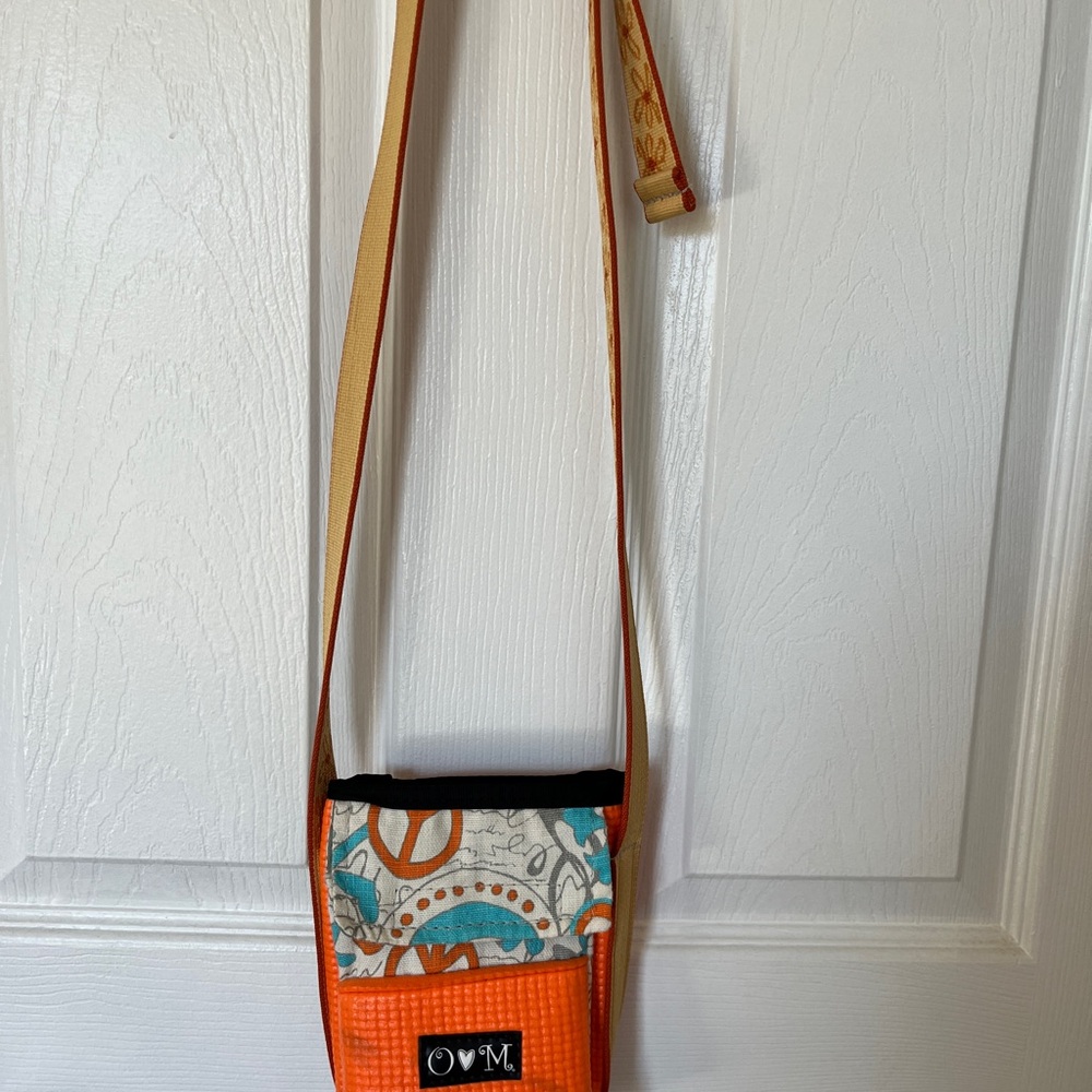OLovesM crossbody water bottle bag